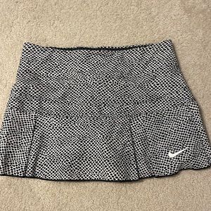 Black and white Nike skirt